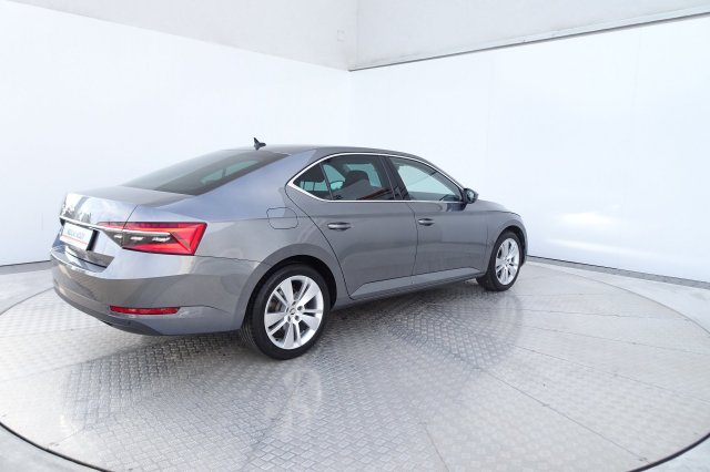 Škoda Superb galerie