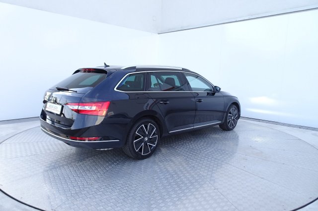 Škoda Superb galerie