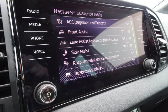 Škoda Karoq galerie