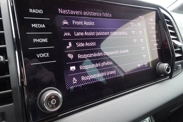Škoda Karoq galerie