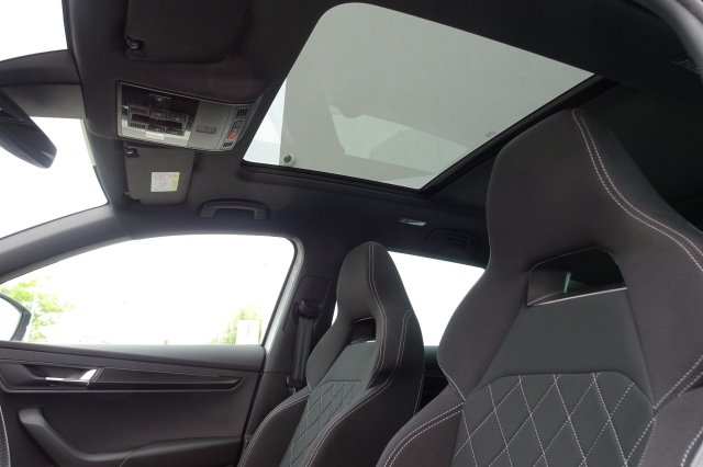 Škoda Karoq galerie