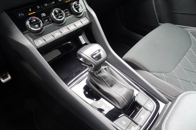 Škoda Karoq galerie