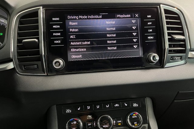 Škoda Karoq galerie