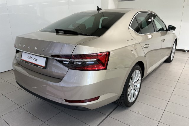 Škoda Superb galerie