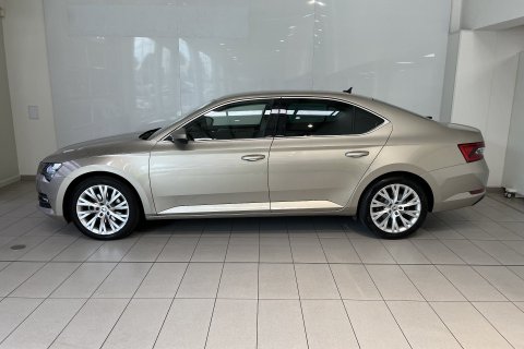 Škoda Superb galerie