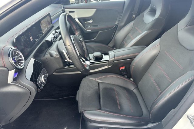 Mercedes-Benz CLA galerie