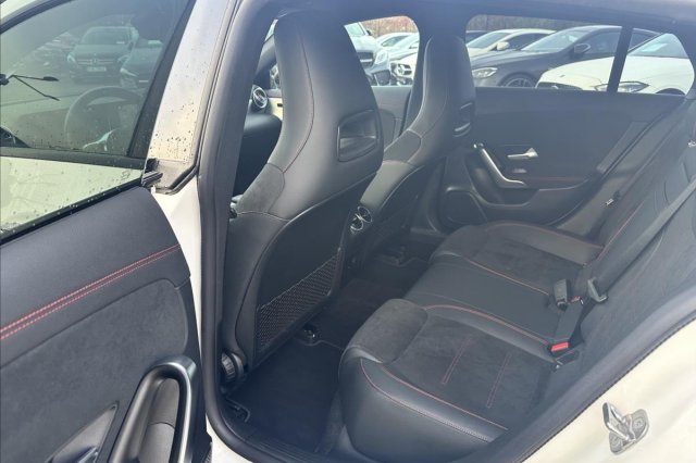 Mercedes-Benz CLA galerie