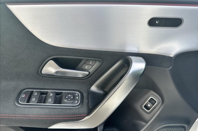 Mercedes-Benz CLA galerie