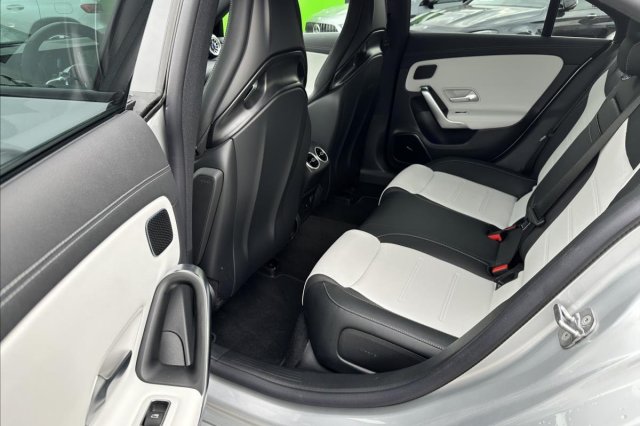 Mercedes-Benz CLA galerie