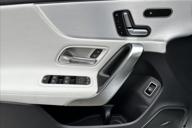 Mercedes-Benz CLA galerie