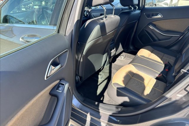 Mercedes-Benz GLA galerie
