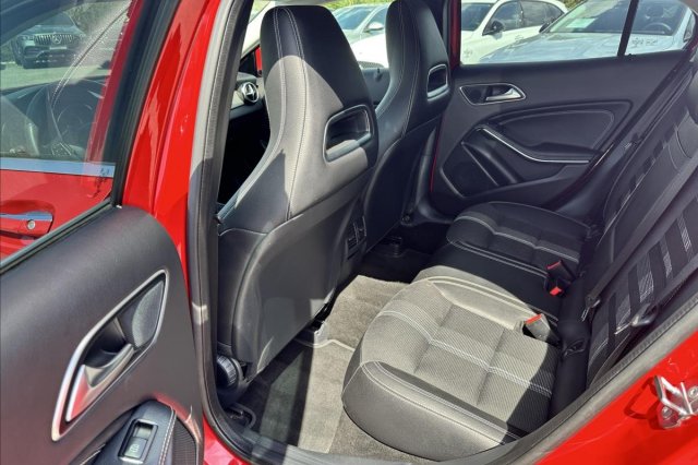 Mercedes-Benz GLA galerie