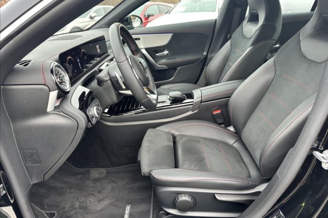 Mercedes-Benz CLA galerie