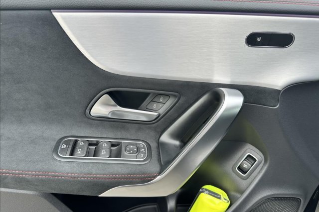Mercedes-Benz CLA galerie