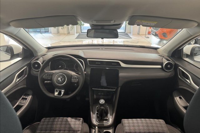MG ZS galerie