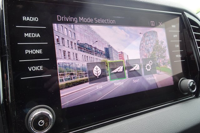 Škoda Karoq galerie