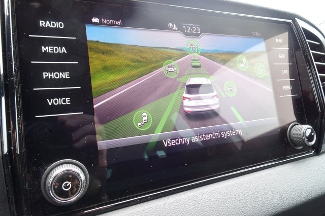 Škoda Karoq galerie
