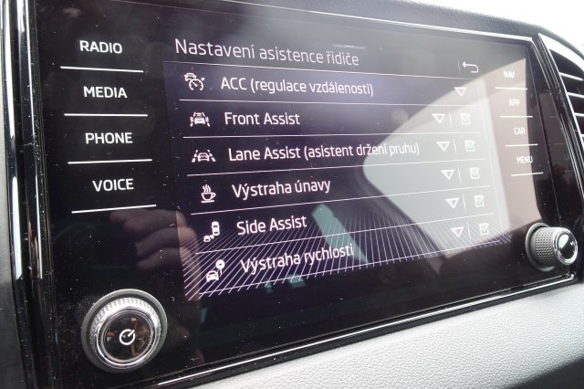 Škoda Karoq galerie
