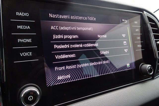 Škoda Karoq galerie