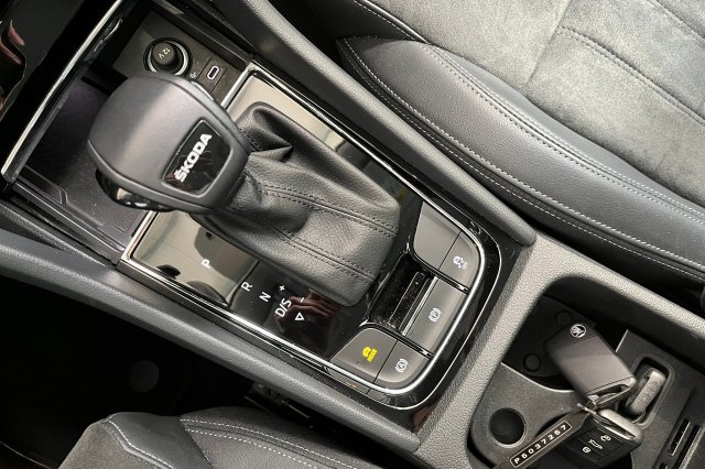 Škoda Karoq galerie
