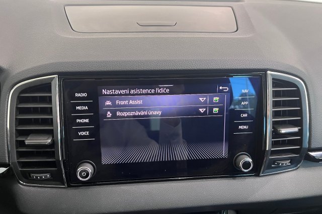 Škoda Karoq galerie