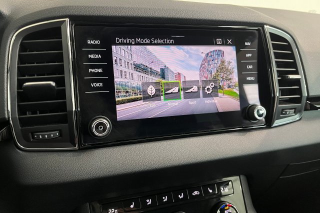 Škoda Karoq galerie