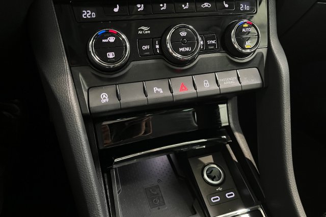 Škoda Karoq galerie