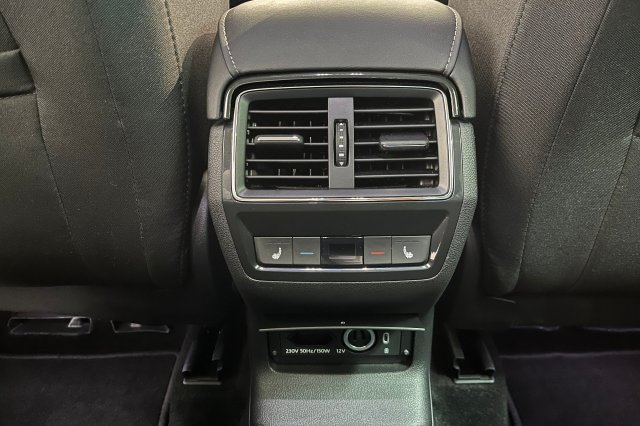 Škoda Karoq galerie
