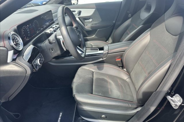 Mercedes-Benz CLA galerie