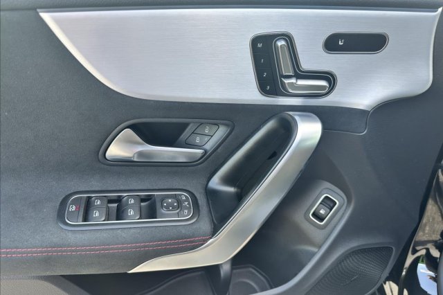 Mercedes-Benz CLA galerie
