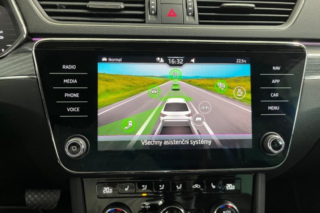 Škoda Superb galerie